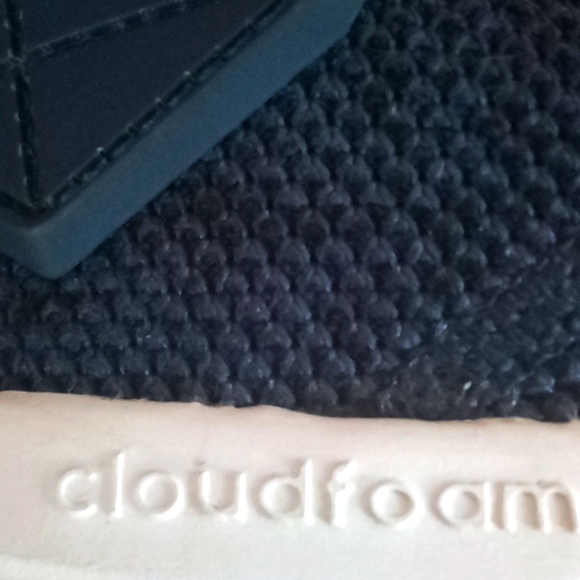 Adidas cloudfoam slip ons - Picture 3 of 9